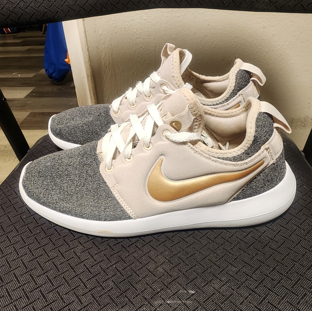 Nike Women's Gray and Gold Sneakers